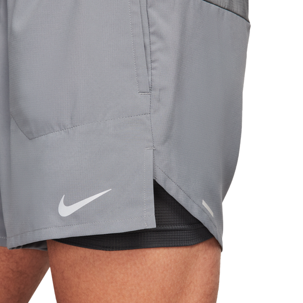 Nike Dri-FIT STRIDE 2IN1 5IN Shorts - Men's - Smoke Grey/Dk Smoke Grey/Black - Image 5